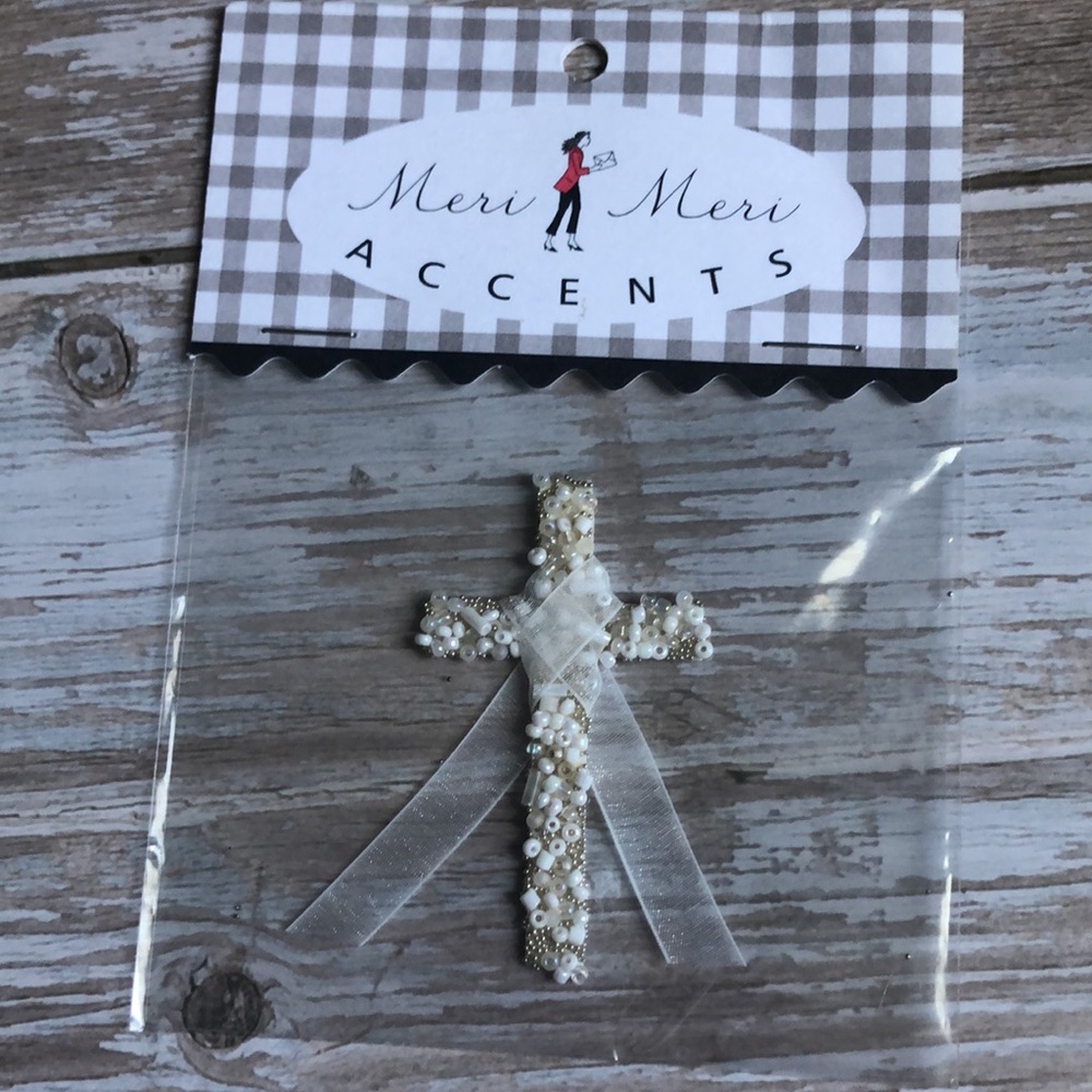 ❤️$2 NWT Beaded Cross Sticker
